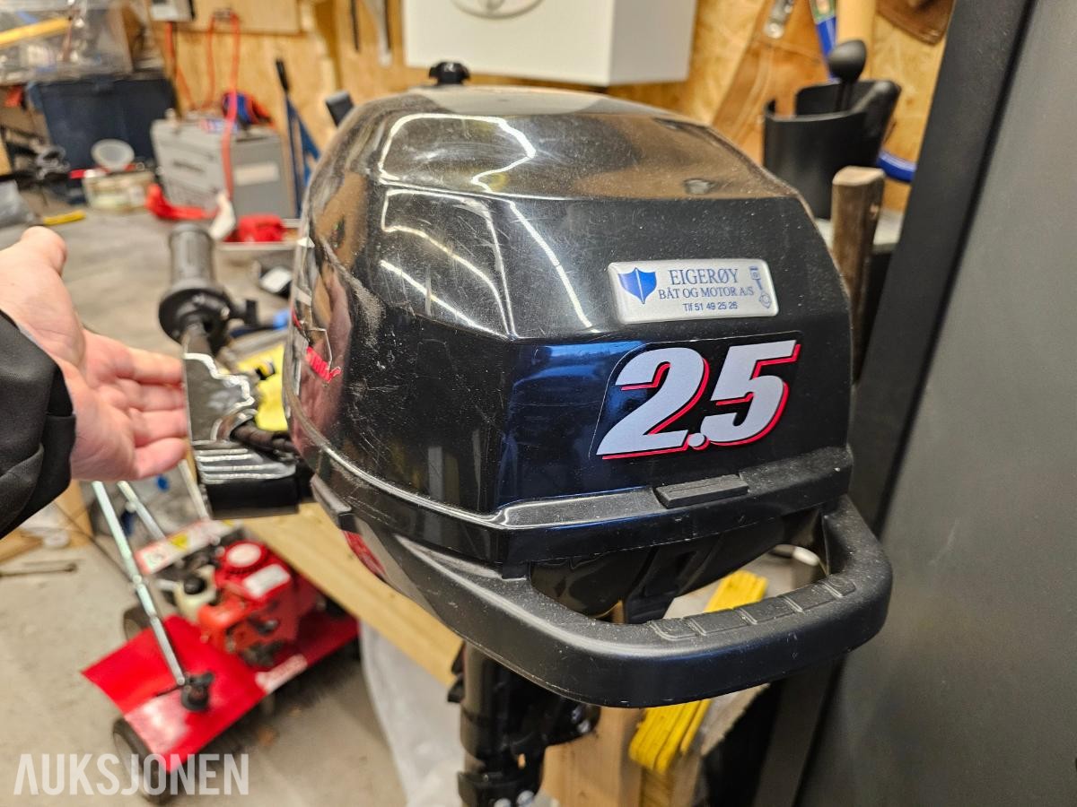 2006 Steady 260 båt med Suzuki 4T