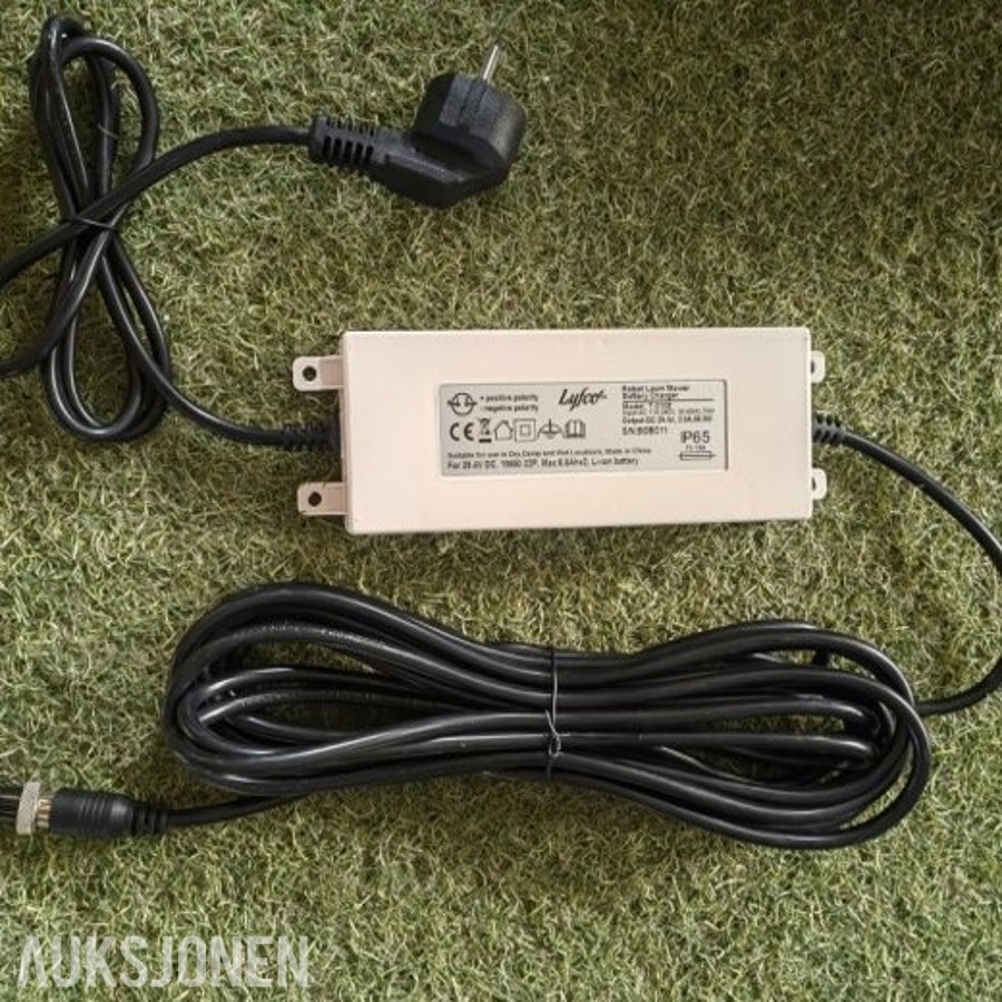 Lyfco E1800-1 Wifi Robotgressklipper