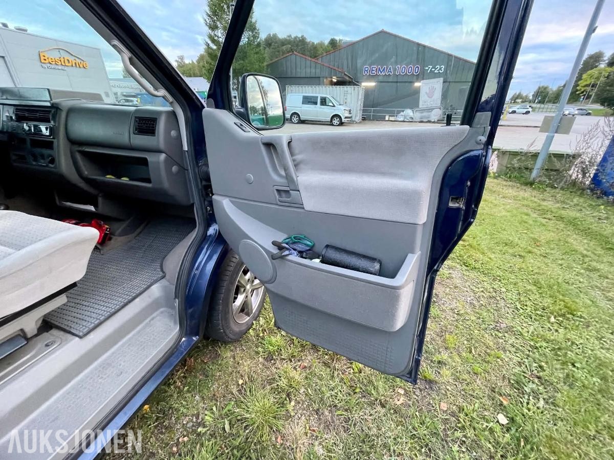 1999 Volkswagen Caravelle 2.5 102hk automat 9 seter eu ok 08.2028