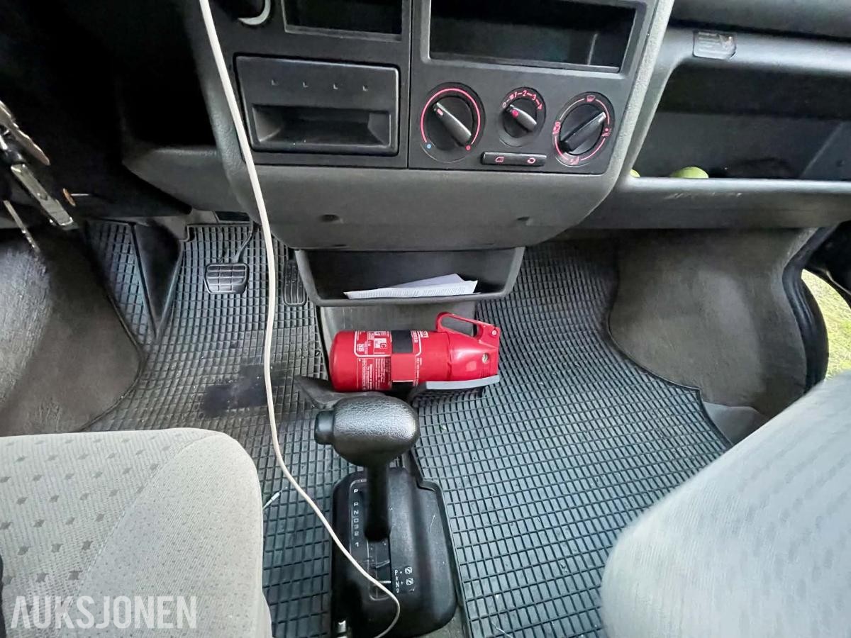 1999 Volkswagen Caravelle 2.5 102hk automat 9 seter eu ok 08.2028