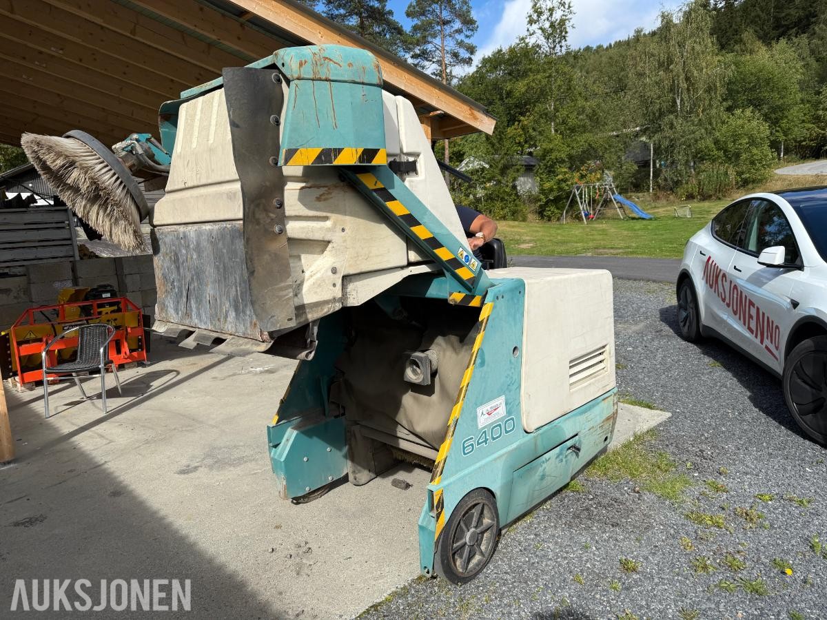 1998 Tennant 6400 Feiemaskin kun 723 Timer