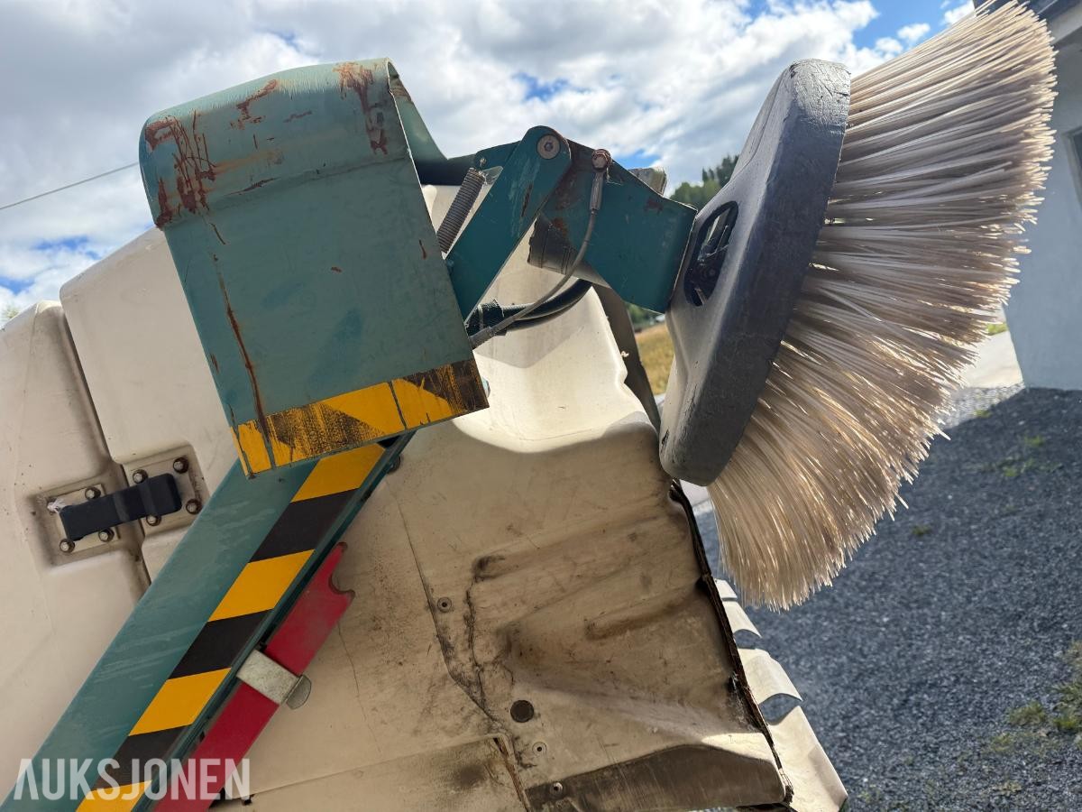 1998 Tennant 6400 Feiemaskin kun 723 Timer