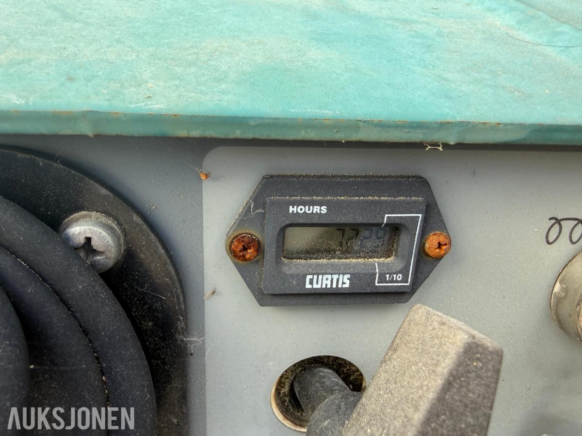 1998 Tennant 6400 Feiemaskin kun 723 Timer