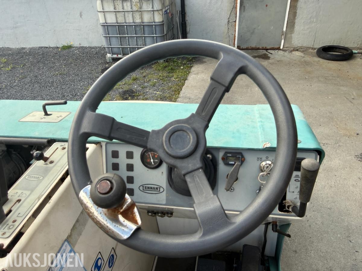 1998 Tennant 6400 Feiemaskin kun 723 Timer