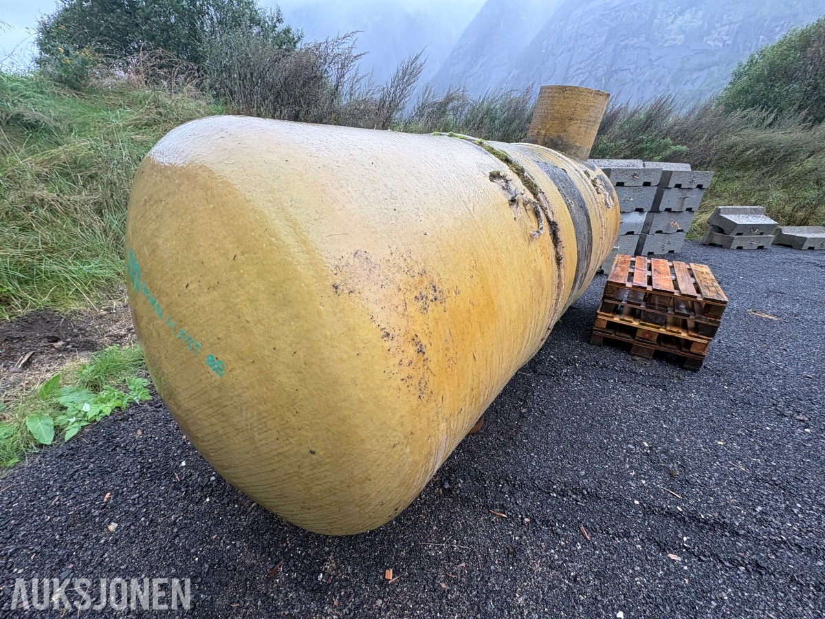 2004 Bokn Plast glassfibertank ca. 4 meter