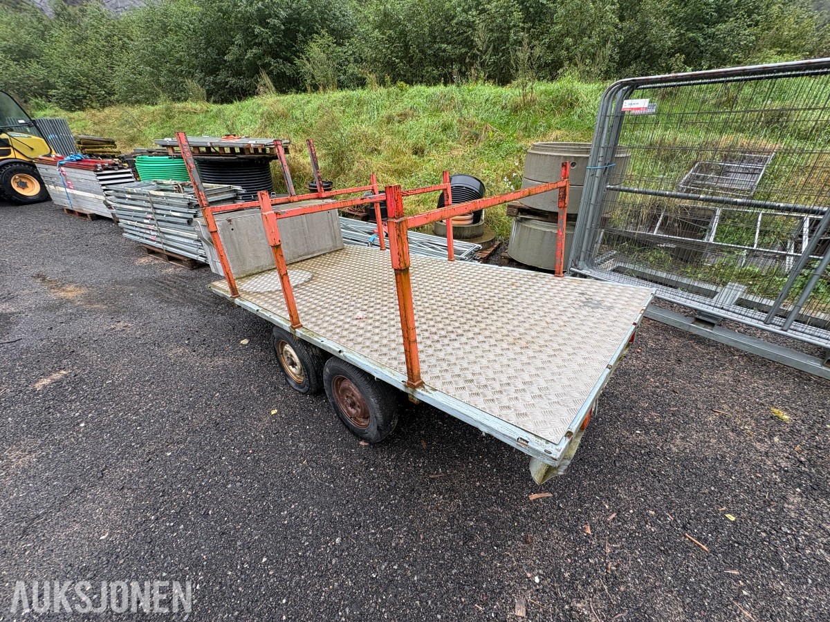 1984 Tredal 2-AKSLET PLANHENGER 1200 KG totalvekt