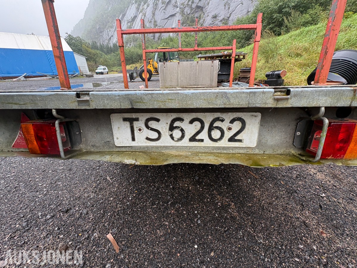 1984 Tredal 2-AKSLET PLANHENGER 1200 KG totalvekt