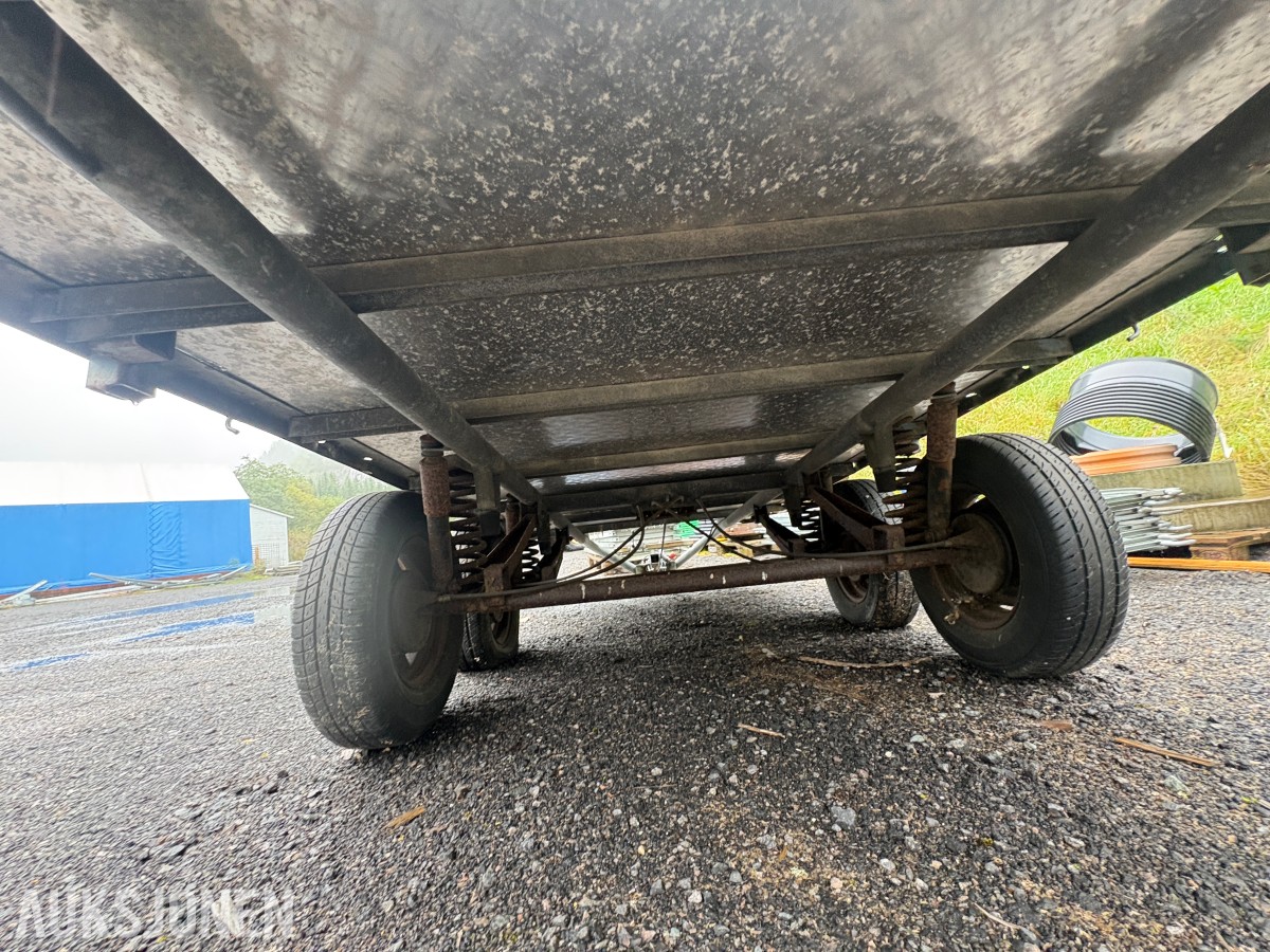 1984 Tredal 2-AKSLET PLANHENGER 1200 KG totalvekt
