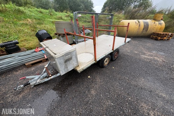 1984 Tredal 2-AKSLET PLANHENGER 1200 KG totalvekt