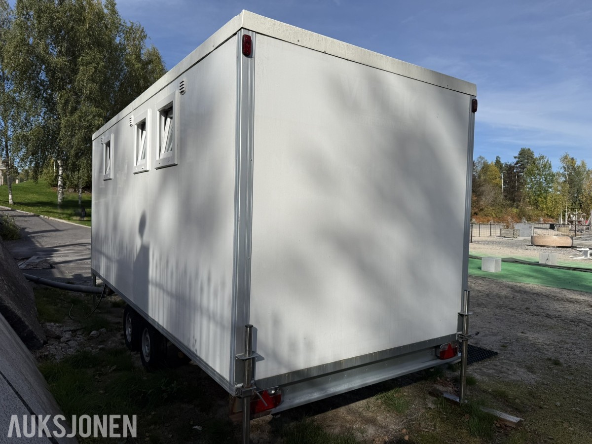 Arnpro 550MB sanitærbrakke – 3 separate bad med dusj/WC – 230/400V 