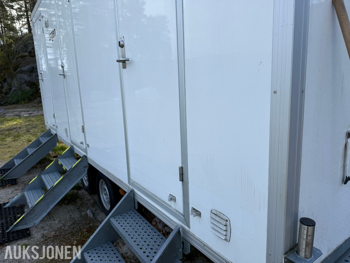 Arnpro 550MB sanitærbrakke – 3 separate bad med dusj/WC – 230/400V 