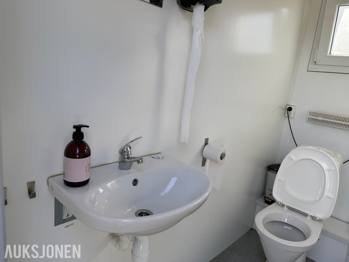 Arnpro 550MB sanitærbrakke – 3 separate bad med dusj/WC – 230/400V 