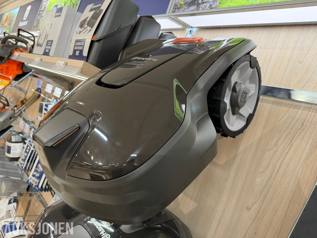 2026 Husqvarna Automower 305 robotgressklipper