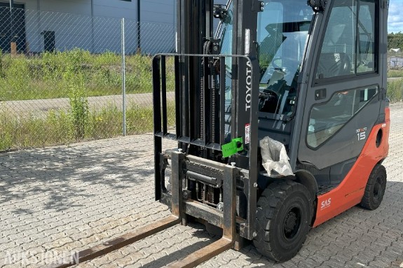 2022 Toyota Tonero 15 42-8FDF15 gaffeltruck, ca. 815 t, triplex, friløft og sideforskyvning