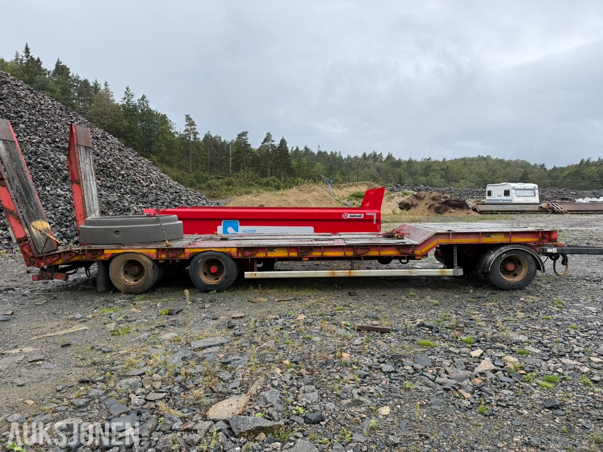 2012 NC Maskinhenger JA-30-L , 3 aksler, kjørebruer, rep.objekt