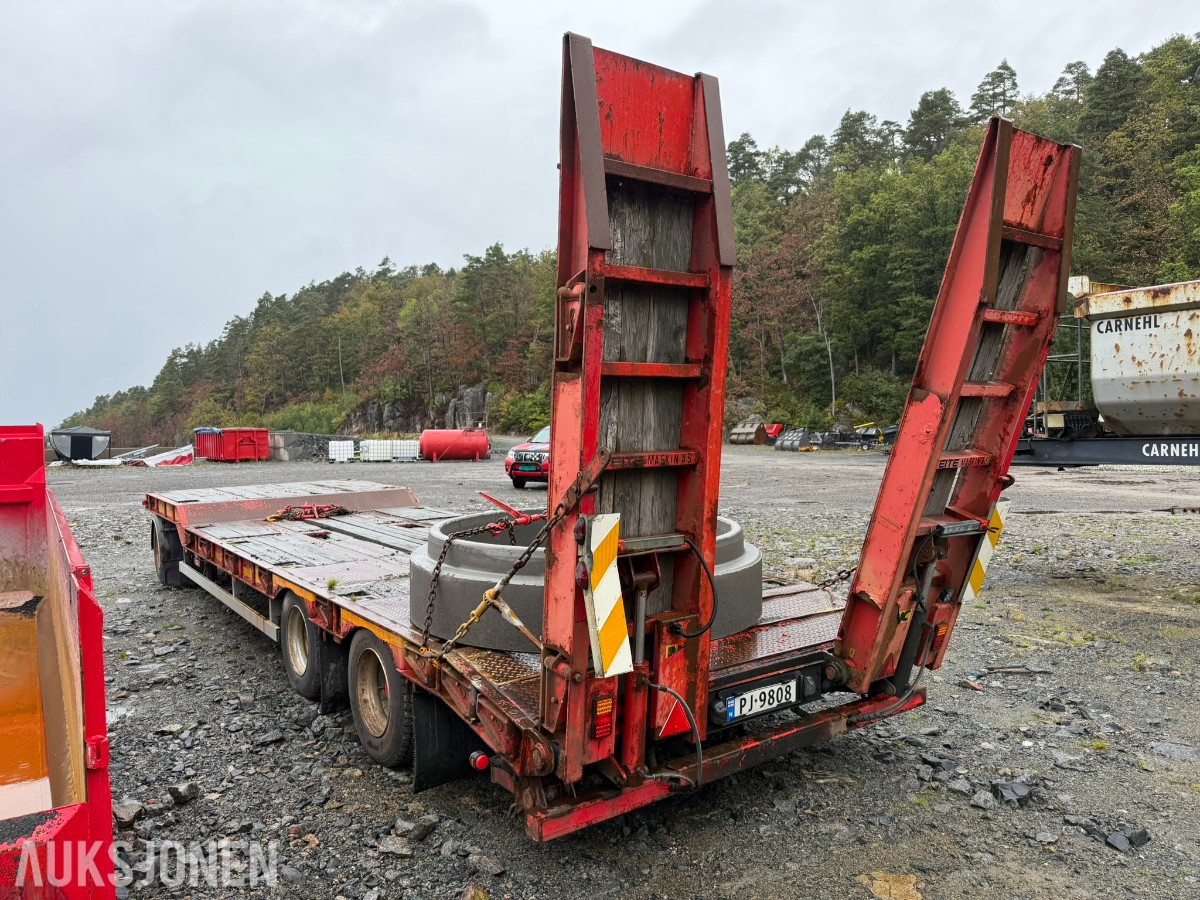 2012 NC Maskinhenger JA-30-L , 3 aksler, kjørebruer, rep.objekt