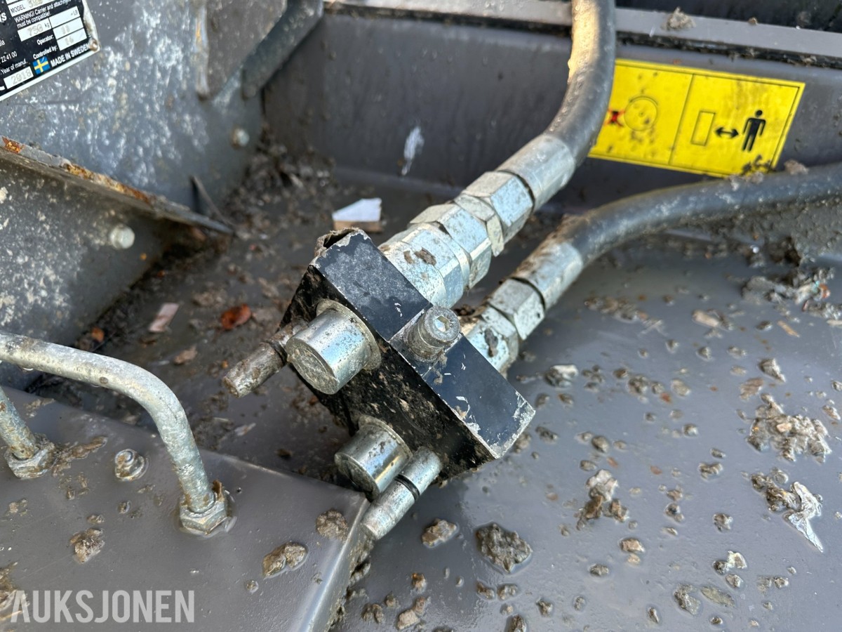 2019 Holms 300-2.5 Feiekost, BM feste, sidekost, vanntank