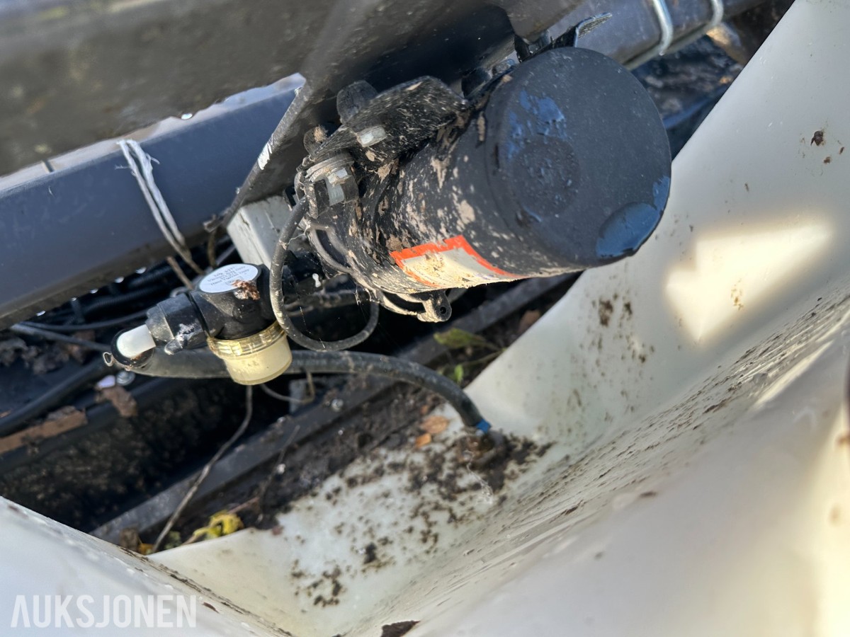 2019 Holms 300-2.5 Feiekost, BM feste, sidekost, vanntank
