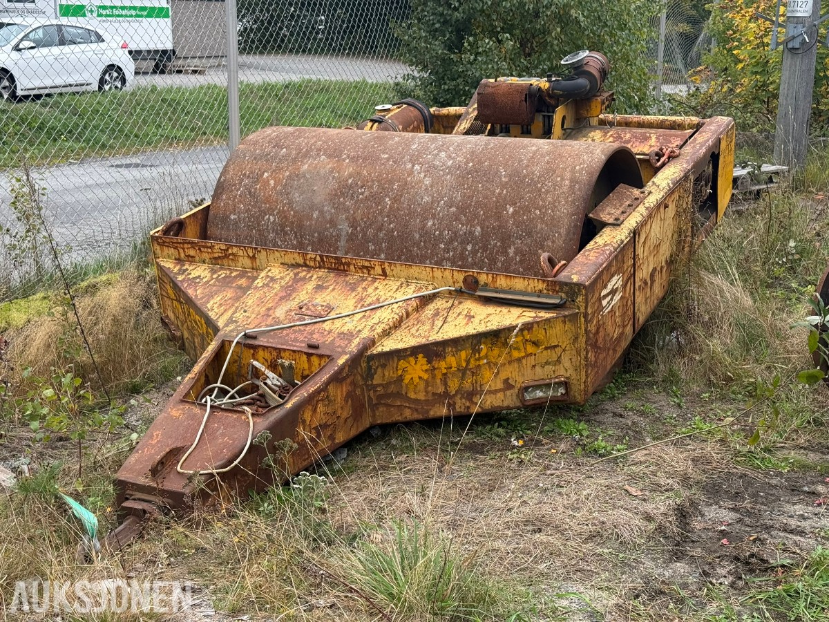 Dynapac CH 47 slepevals, Deutz 3-syl. motor,