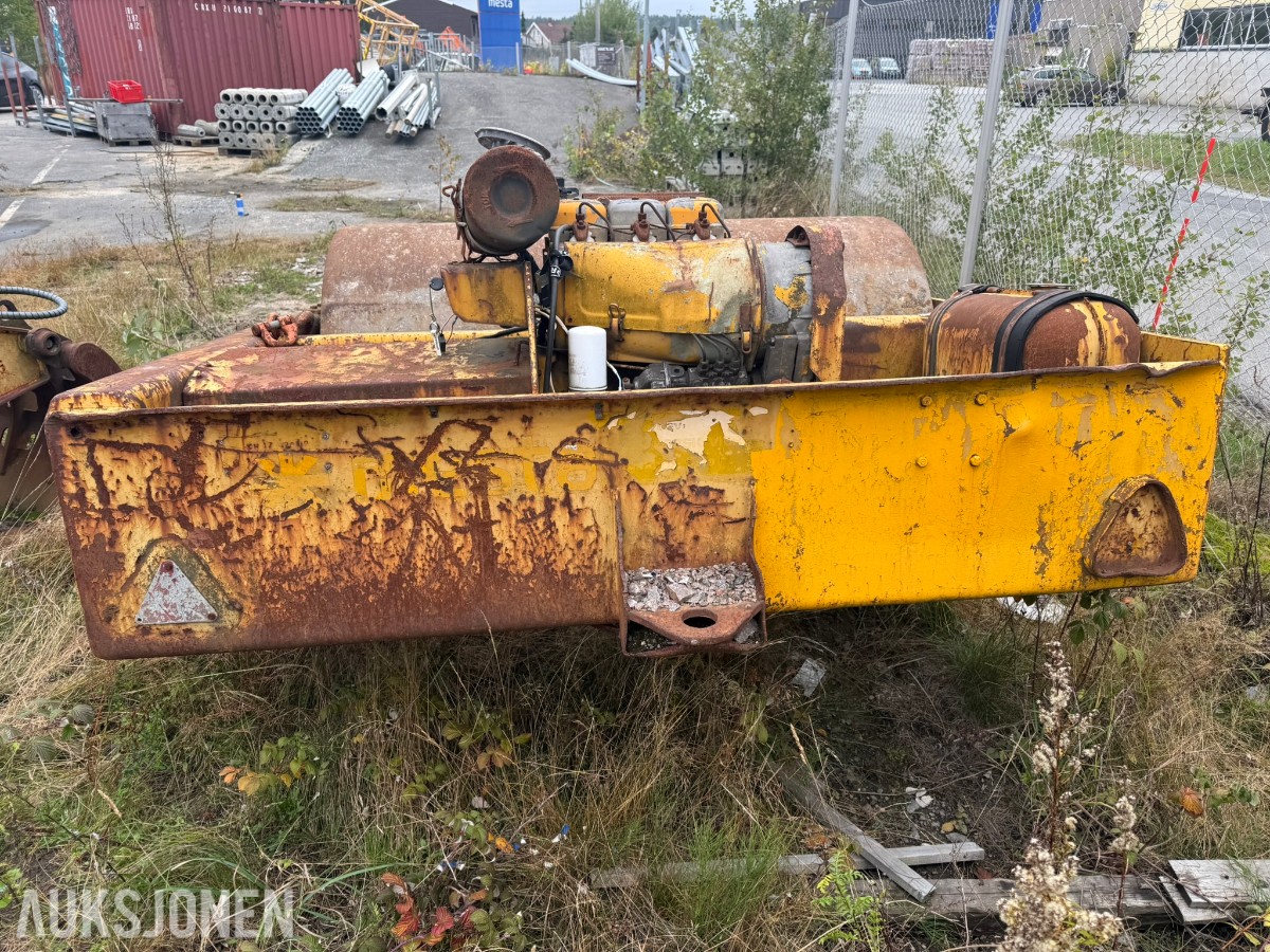 Dynapac CH 47 slepevals, Deutz 3-syl. motor,