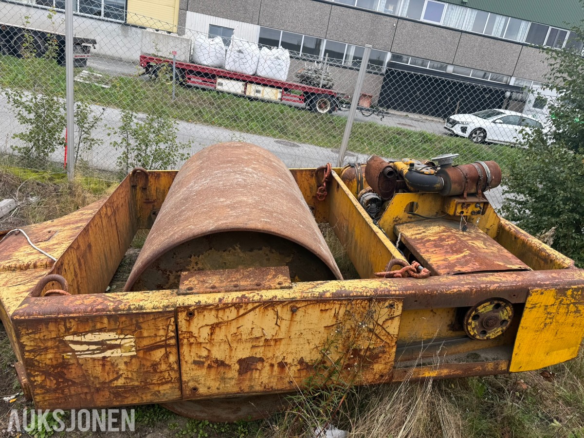 Dynapac CH 47 slepevals, Deutz 3-syl. motor,
