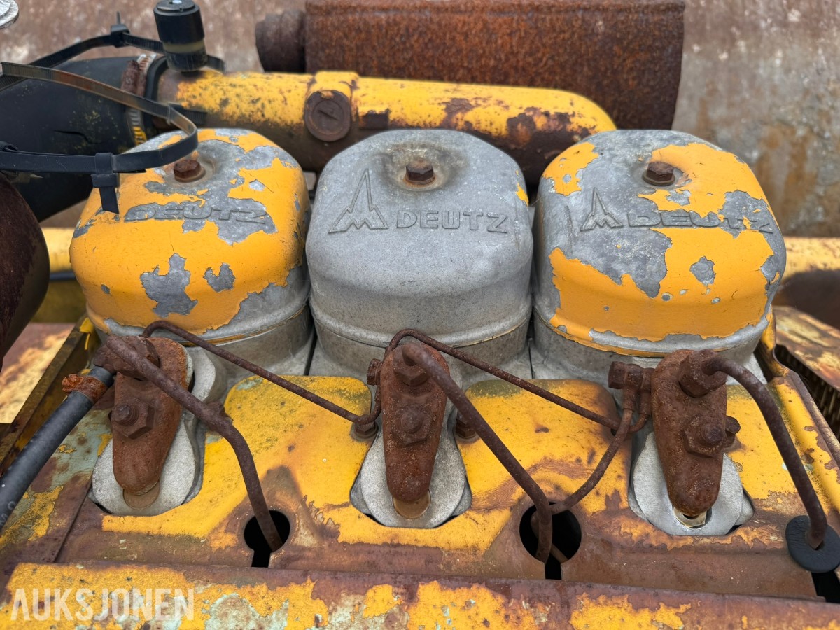 Dynapac CH 47 slepevals, Deutz 3-syl. motor,
