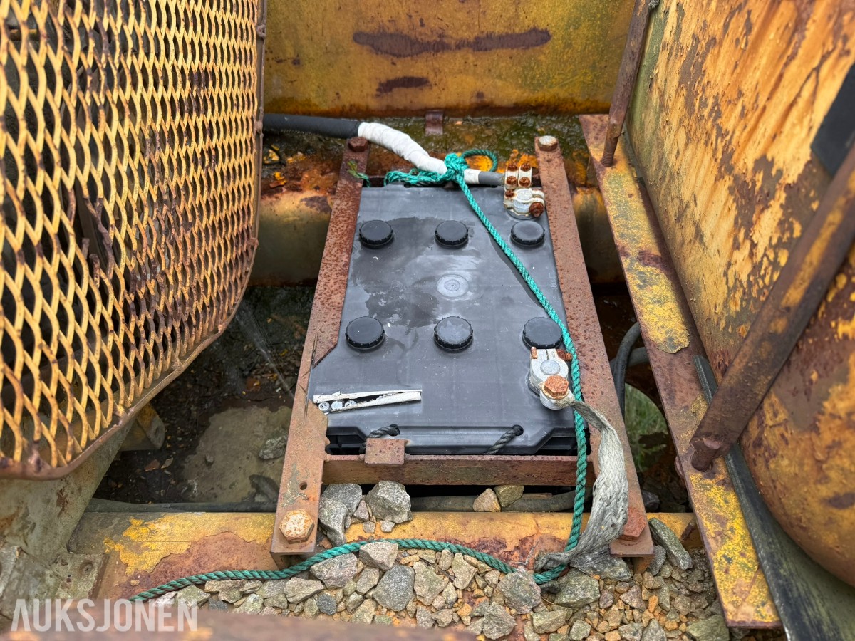 Dynapac CH 47 slepevals, Deutz 3-syl. motor,
