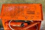 PARTI MED SKF HYDRAULIKKPUMPER, WILD NA-0 NIVELLERINGSINSTRUMENT OG STATIVER