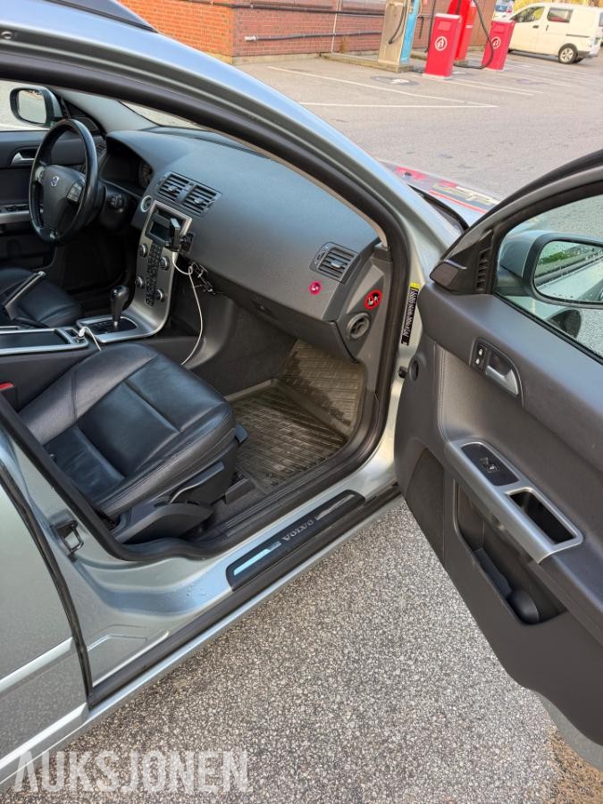 2009 VOLVO V50 2.0D 136HK AUTOMAT EU-OK 01.28 HENGERFESTE SKINN