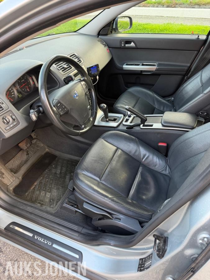 2009 VOLVO V50 2.0D 136HK AUTOMAT EU-OK 01.28 HENGERFESTE SKINN