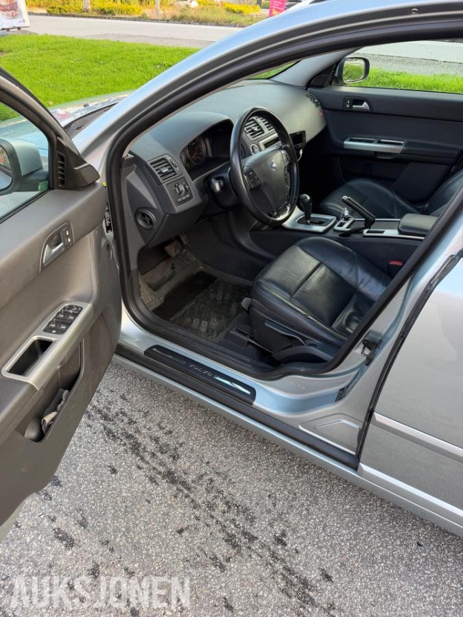 2009 VOLVO V50 2.0D 136HK AUTOMAT EU-OK 01.28 HENGERFESTE SKINN