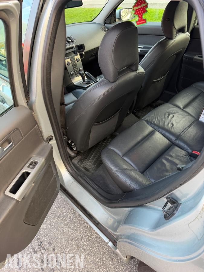 2009 VOLVO V50 2.0D 136HK AUTOMAT EU-OK 01.28 HENGERFESTE SKINN