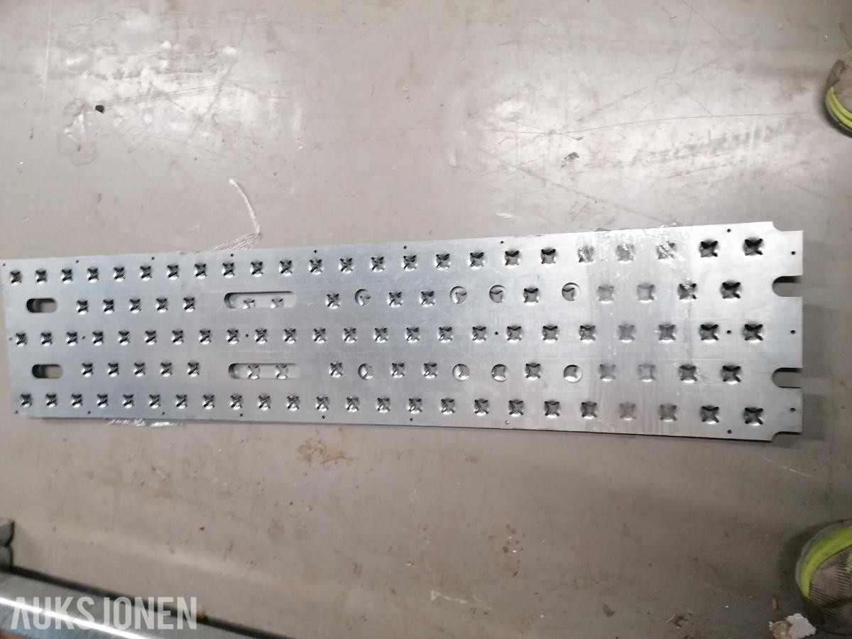 1 pakke Helt nytt SuperGrip til maskin henger