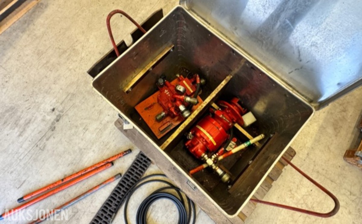 Hydraulisk motor og sentral for Simplex vinsj 