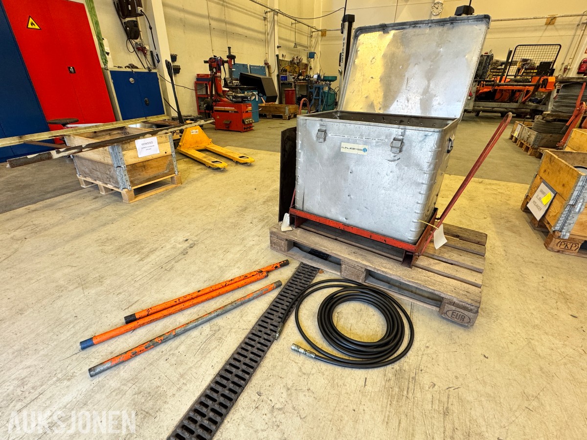 Hydraulisk motor og sentral for Simplex vinsj 