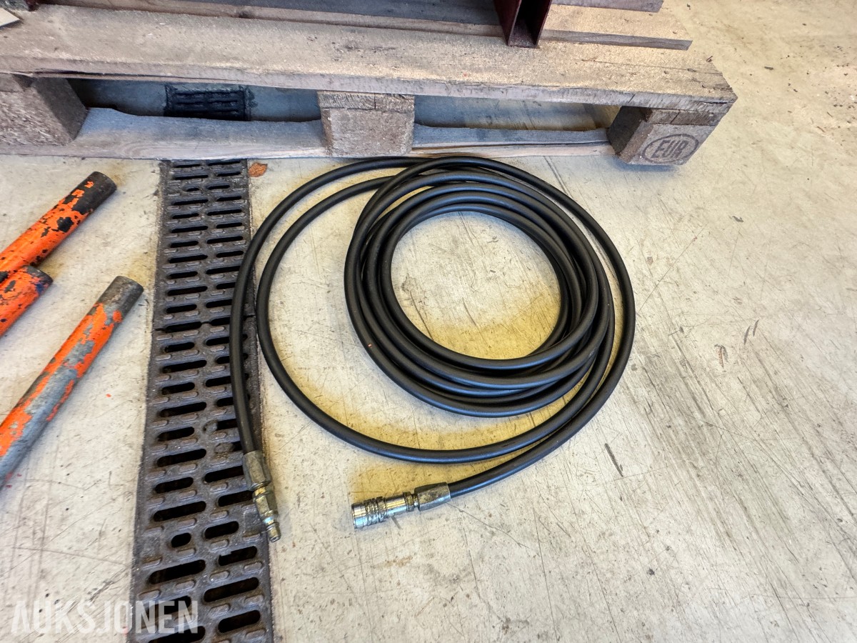 Hydraulisk motor og sentral for Simplex vinsj 