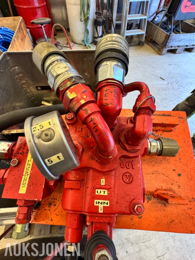 Hydraulisk motor og sentral for Simplex vinsj 