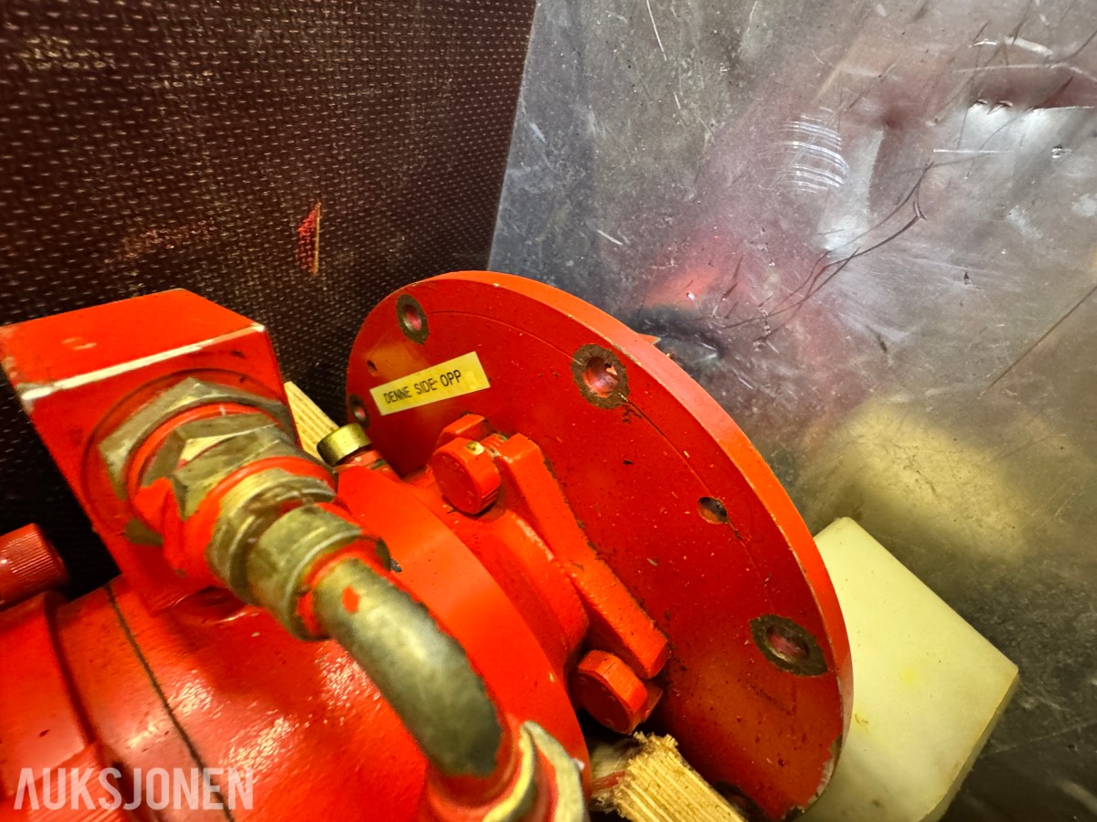 Hydraulisk motor og sentral for Simplex vinsj 
