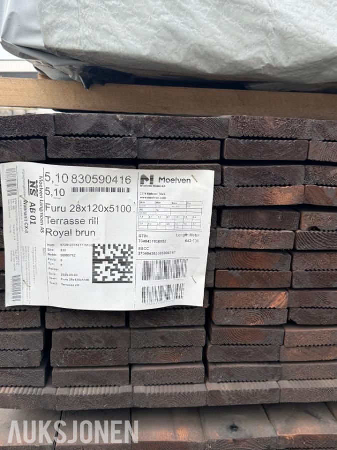 Terrassebord 28x120x5100 Rillet Royal Brun 126stk lange lengder