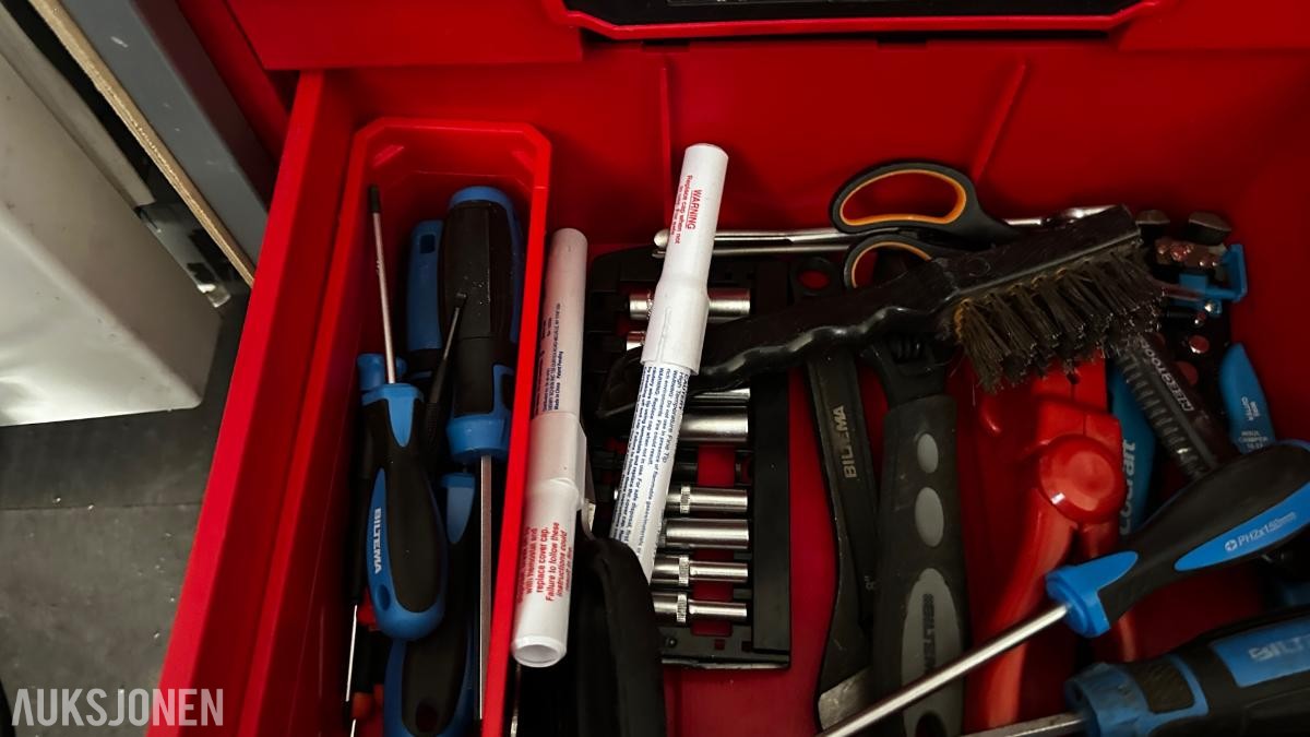 Stor utstyrspakke selges samlet: Kvalitetsverktøy, Bosch hvitevarer & hageredskaper