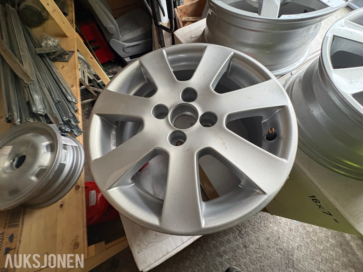 Pakke med 16" felger selges samlet på pall