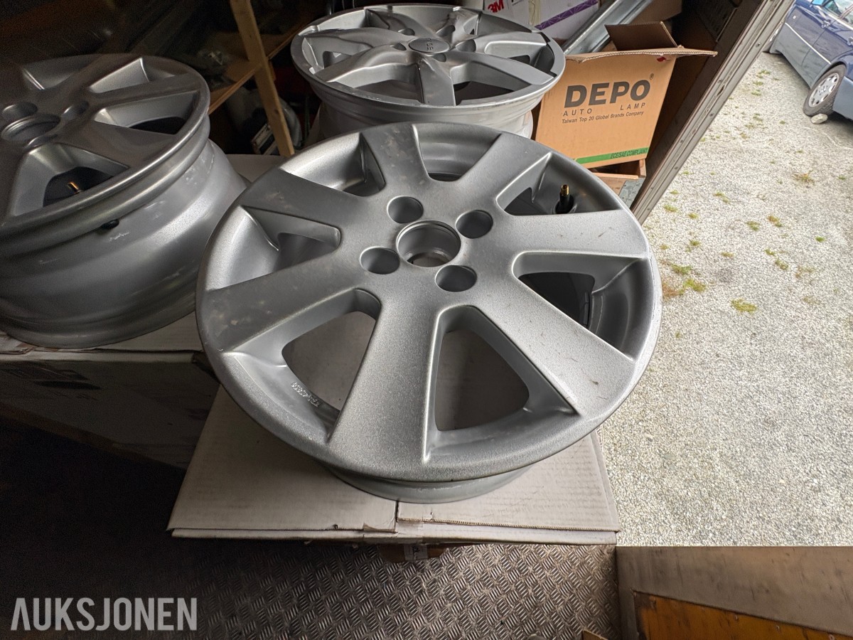 Pakke med 16" felger selges samlet på pall