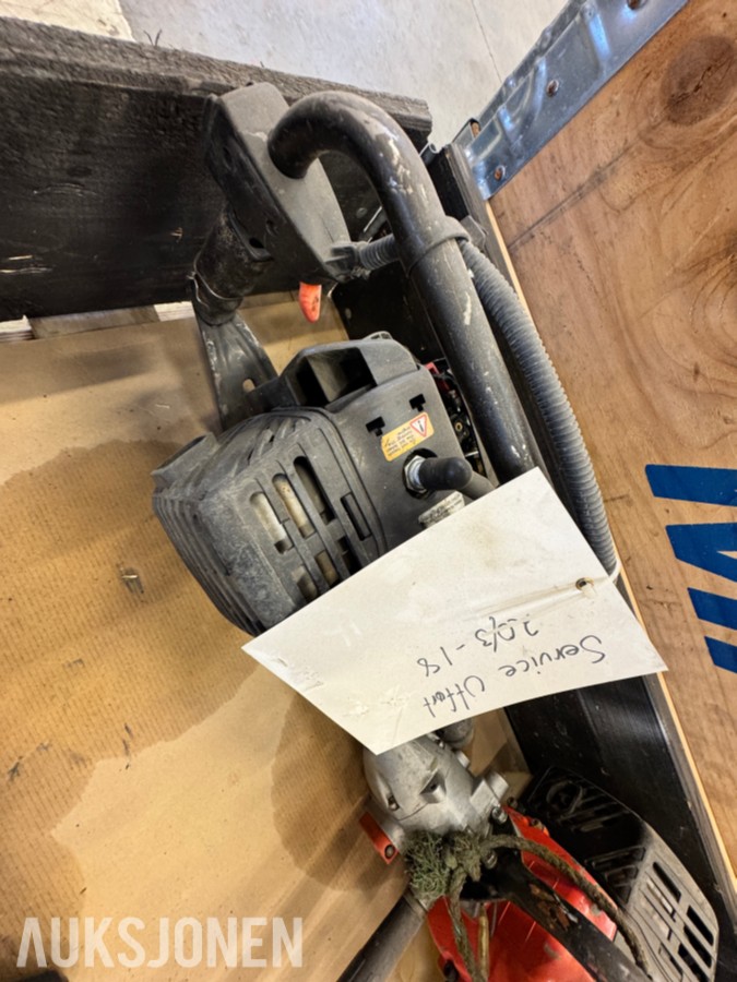 6 stk bensindrevne boremaskiner Hitachi m.fl.
