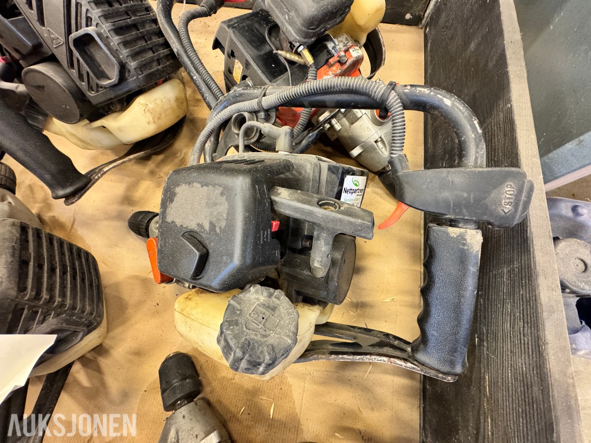 6 stk bensindrevne boremaskiner Hitachi m.fl.