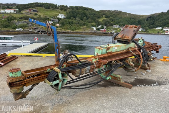 1994 Montabert CPA 500 boretårn ombygd for bruk i sjø