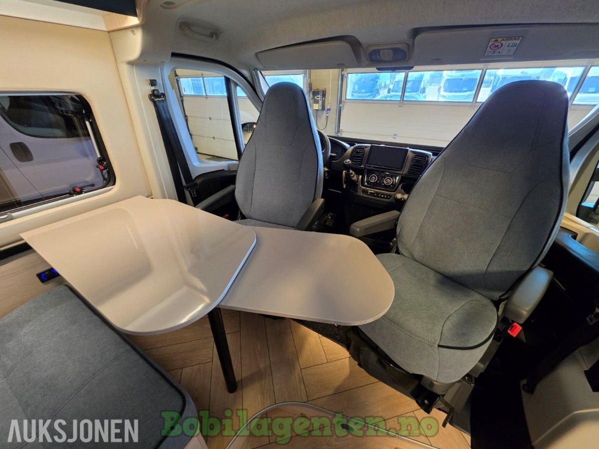 2026 Chausson V594 Max L First Line / 4 Faste Sengeplasser / Bedkit / Solcelle / Kompressorkjøleskap / Ryggekamera