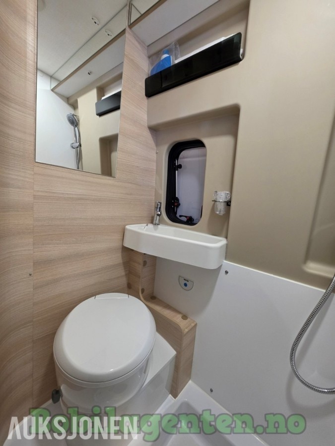 2026 Chausson V594 Max L First Line / 4 Faste Sengeplasser / Bedkit / Solcelle / Kompressorkjøleskap / Ryggekamera
