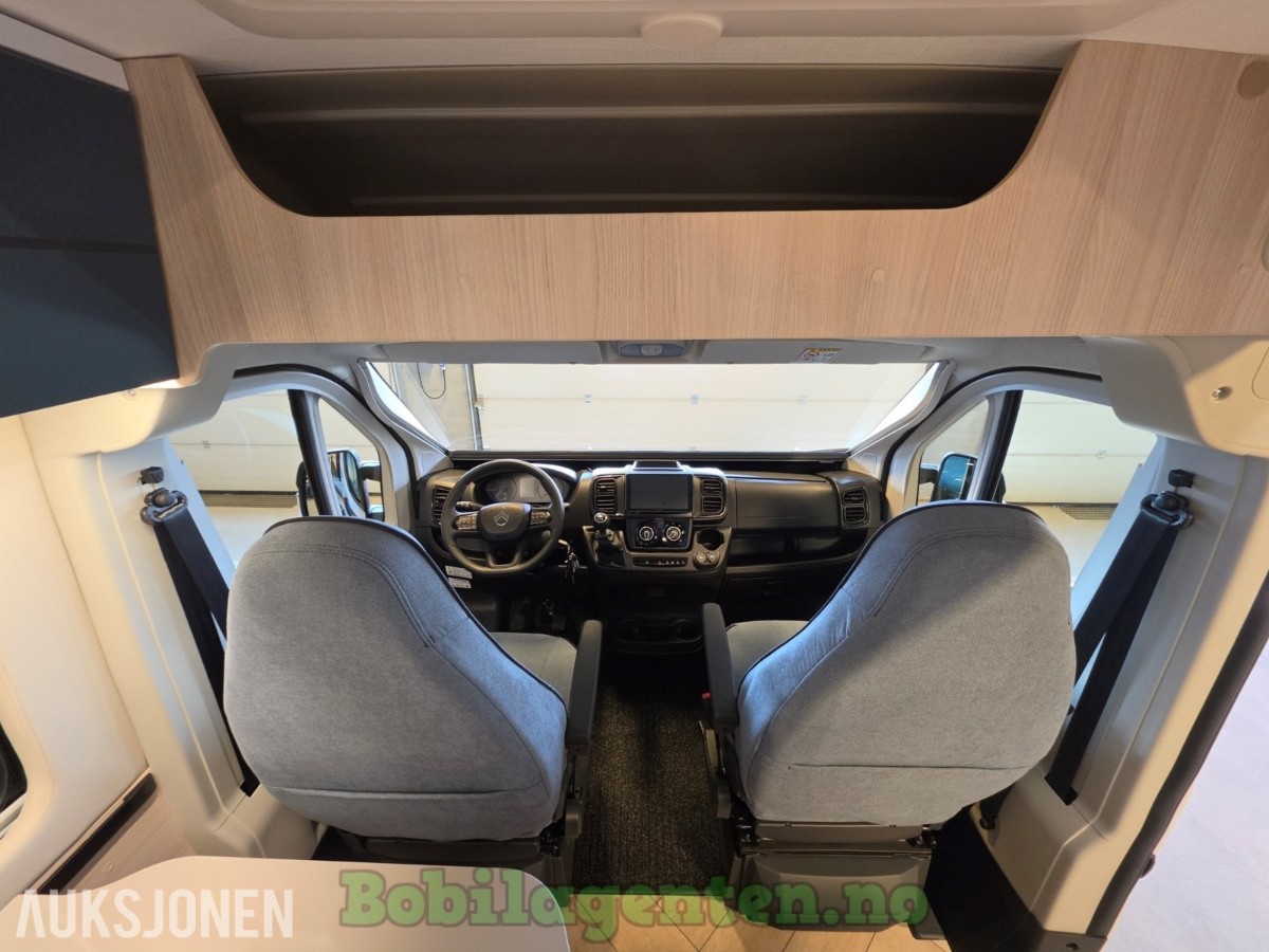 2026 Chausson V594 Max L First Line / 4 Faste Sengeplasser / Bedkit / Solcelle / Kompressorkjøleskap / Ryggekamera