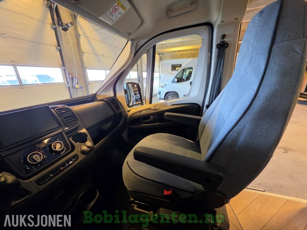 2026 Chausson V594 Max L First Line / 4 Faste Sengeplasser / Bedkit / Solcelle / Kompressorkjøleskap / Ryggekamera