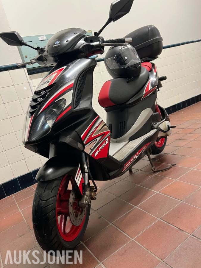 Strøken og sporty Piaggio NRG Power 2009 (Hi-Per2) – KUN kjørt 6 872 km!